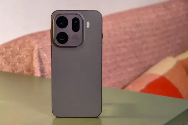 Oppo Find X9 Pro kết hợp camera tele 200MP với pin 7.500mAh